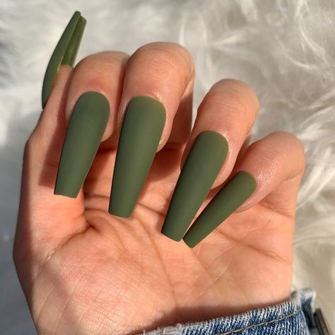 Matte Green Nails, Nails Solid, Green Acrylic Nails, Coffin Press On Nails, Acrylic Nails Coffin Short, Coffin Nails Designs, Fire Nails, Dope Nails, Best Acrylic Nails