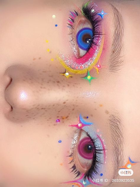 Blue Purple Eye Makeup, Hyperpop Makeup, Funky Makeup Creative, Спонж Beauty Blender, Unique Makeup Looks, Make Up Yeux, Colourful Eyeshadow, Different Eyeliner, Gorgeous Eye Makeup