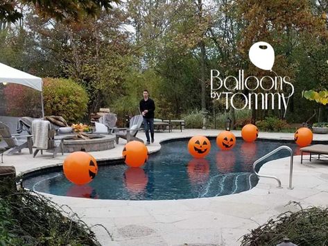 15+ Spooktacular Ways to Enjoy Halloween Pool Party Pumpkin Pool Party, Fall Pool Party Ideas, Pool Halloween Decor, Halloween Backyard Decor, Fall Pool Decor, Halloween Pool Decorations, Fall Pool Party, Haunted Luau, Summer Halloween Party