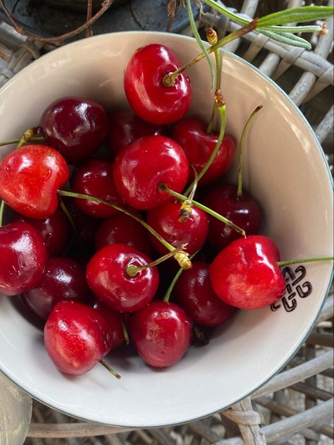 Cherries in a bowl, red cherries, summer fruit Cherry Bowl, Eat Pretty, Cherry Fruit, No Cooking, Yummy Comfort Food, Fruit Recipes, Sugar And Spice, Yummy Food Dessert, Pretty Food