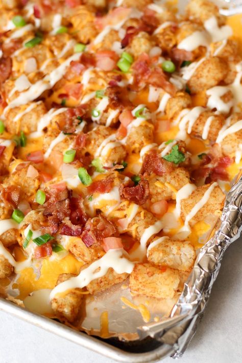 Game Day Totchos (Tater Tot Nachos) | Six Sisters' Stuff Totchos Tater Tots, Totchos Recipe, Tot Nachos, Tater Tot Nachos, Tater Tot Recipes, Nachos Recipe Easy, Six Sisters Stuff, Six Sisters, Chicken Nachos