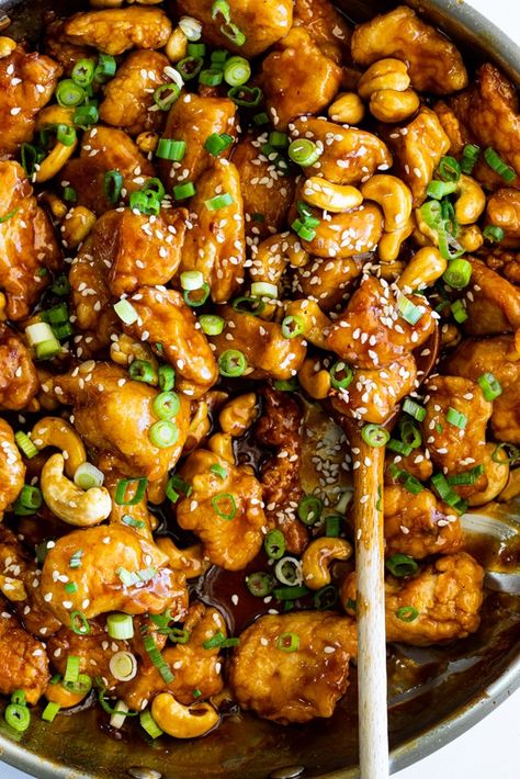 Easy Sticky Cashew Chicken - Simply Delicious Chicken Cashew, Chicken Cashew Stir Fry, Cashew Recipes, Cashew Chicken Recipe, Better Than Takeout, Cashew Chicken, Duck Recipes, Simple Dinner, Winner Winner Chicken Dinner