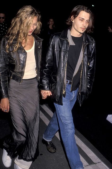 Style file: Kate Moss in the Nineties - Page 3 | Vogue | Vogue Paris 90s Street Style, Stylish Couples, Kate Moss 90s, جوني ديب, Looks Kate Middleton, Style Année 90, Kate Moss Style, Look Grunge, Outfit Elegantes