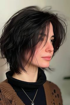 Shaggy Bob Hairstyles, Shaggy Bob Haircut, Gothic Hair, Shot Hair, Short Hair Tomboy, Hair Inspiration Short, Shot Hair Styles, Penteado Cabelo Curto, Short Hair Haircuts