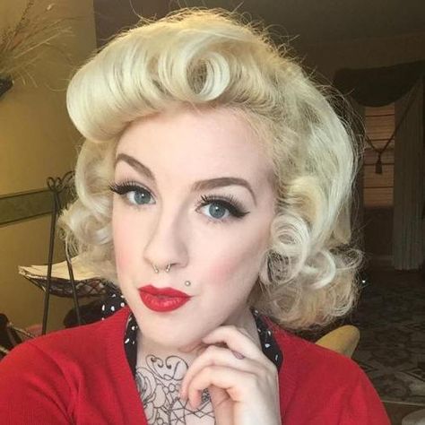 medium-length blonde pin up hairstyle Pin Up Hairstyles, Pin Up Curls, Blonde Wedding Hair, Retro Curls, Medium Length Blonde, Wedding Hairstyles Medium Length, Rockabilly Hair, Vintage Wedding Hair, Pin Up Hair