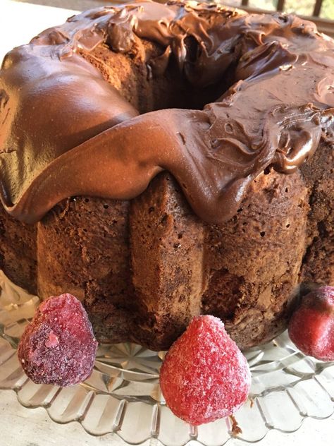 Easy & Old Fashion Choc-Elite Pound Cake - simply deLIZious baking Cold Oven Pound Cake, Easy Bundt Cake Recipes, Easy Pound Cake, Easy Bundt Cake, Simple Baking, Chocolate Bundt, Chocolate Pound Cake, Cream Cheese Pound Cake, Chocolate Bundt Cake