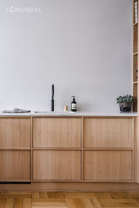 Wood Veneer Cabinets, Light Oak Kitchen, Veneer Cabinets, Modern Oak Kitchen, Elegant Kitchen Island, Scandinavian Cabinets, Scandinavian Kitchen Ideas, Modern Wood Kitchen, Scandinavian Kitchens