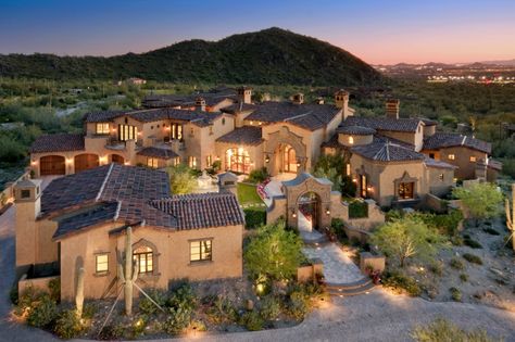 Luxury Homes - Silverleaf, Scottsdale, Arizona. Arizona Mansions, Mediterranean Landscape Design, Extraordinary Homes, Mediterranean Patio, Architecture Residential, Hacienda Style Homes, Arizona House, Housing Ideas, Mediterranean Landscaping