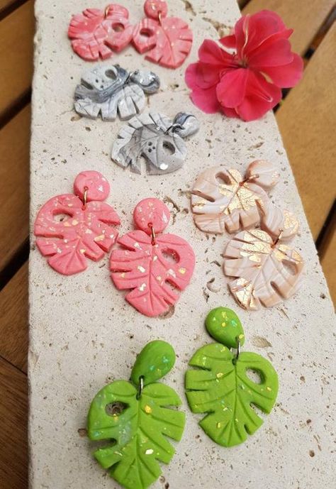 Clay Monstera Leaf, Monstera Leaf Earrings, Diy Earrings Easy, Clay Moulding, Rose Gold Leaf, Diy Earrings Polymer Clay, Polymer Earrings, Modern Minimalist Design, Polymer Clay Jewelry Diy