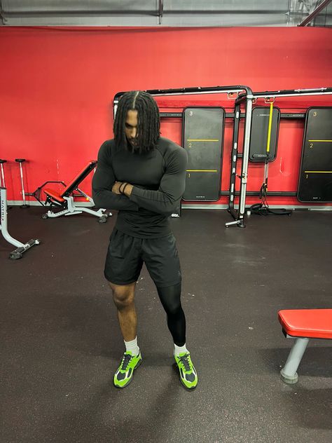 #gym #aesthetics #fit #calisthenics #locs #lifestyle #black Mens Workout Aesthetic, Gym Men Aesthetic, Aesthetic Physique Men, Men Gym Aesthetic, Gym Aesthetic Men, Running Outfit Aesthetic, Gym Drip, Gym Outfit Men Style, Men Gym Outfit