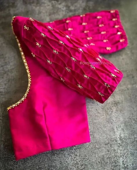 Simple Blouse Pattern, Saree Blouse Ideas, Basic Blouse Designs, Blouse Ideas, Saree Blouse Neck Designs, New Saree Blouse Designs, Latest Model Blouse Designs, Traditional Blouse Designs, Cutwork Blouse Designs