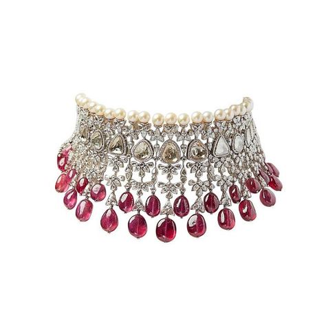 Arundhati De-Sheth on Instagram: "Featuring An impressive polki and diamond choker, with large Thai Ruby tumbles. Lots of weight. Fills the neck. “Big look” * No longer available * • • #ArundhatiDeSheth #BridesIVibe #JewelryGenie #JewelMeHappyADS #WaveAfterWave" Kamyen Jewellery, Polki Diamond Necklace, Ruby And Diamond Necklace, White Diamond Necklace, Neck Pieces Jewelry, Diamond Earrings Design, Art Jewelry Design, Diamond Necklace Designs, Jewellery Sketches