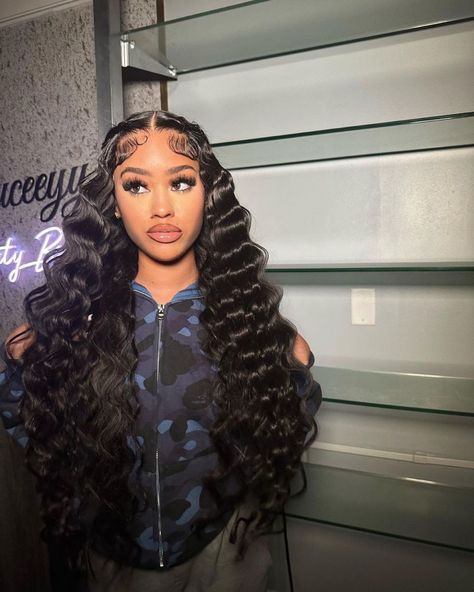 Long Lace Front Hairstyles, Hairstyles For Black Women Lace Front Wigs, Trendy Frontal Hairstyles, Unique Frontal Wig Hairstyles, Big Edges On Wig, Black Lace Wig Styles, Half Up Half Down Hair Frontals, Creative Frontal Hairstyles, Closer Wig Hairstyles