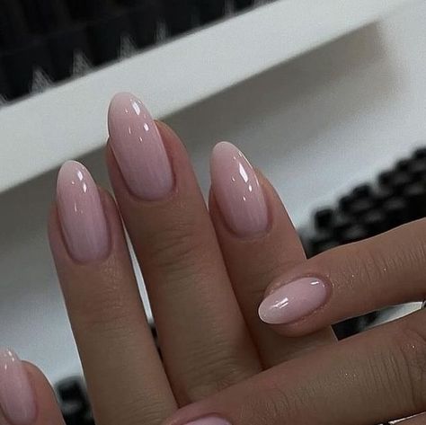 𝚗𝚊𝚒𝚕𝚜 𝚙𝚑𝚘𝚝𝚘𝚜 & 𝚟𝚒𝚍𝚎𝚘𝚜 💅 on Instagram: "Beautiful nails 💗 via @lesonglesdesabrina tags: #nail_me_good #nailtechlife #nailove #nailsunnytutorial #nail2inspire #nailwow #theglitternail #coffinshapenails #pinkandwhitenails #nailpictures #nails4today #vietnails #nailmag #nailsmakeus #atlnailtech #acrylicnailswag #nailinspiration #nailbar #nailheaven #nailperfection #nailgeek #nailcommunity #nailofinsta #wint#nailspornernails #nailartheaven" Almond Pink Nails, Nails Photos, Casual Nails, Coffin Shape Nails, Nail Photos, Soft Nails, Nails Polish, Nail Jewelry, Neutral Nails