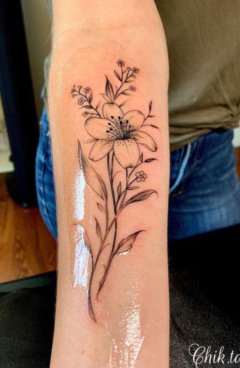 Forearm Tattoo Women Floral, Tattoos For Women Forearm Unique, Forearm Tattoo Feminine, Feminine Forearm Tattoos For Women, Floral Forearm Tattoo Women, Delicate Sleeve Tattoo For Women, Forearm Tattoo Women Unique, Unique Pretty Tattoos Beautiful, Forearm Sleeve Tattoo Women