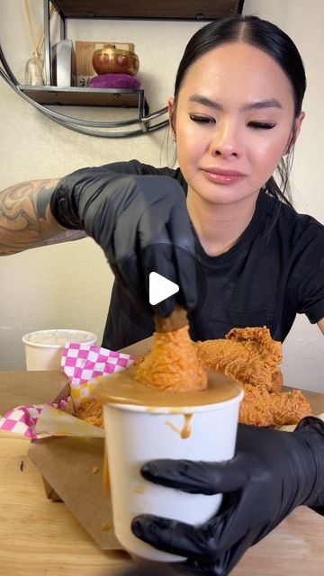 Jollibee Spicy Chicken Joy, Jollibee Chicken Recipe, What To Eat With Fried Chicken, Grilled Stuffed Chicken, Slap Ya Mama, Fried Chicken Dinner, Chicken Fried Chicken, Eat More Chicken, Celery Salt