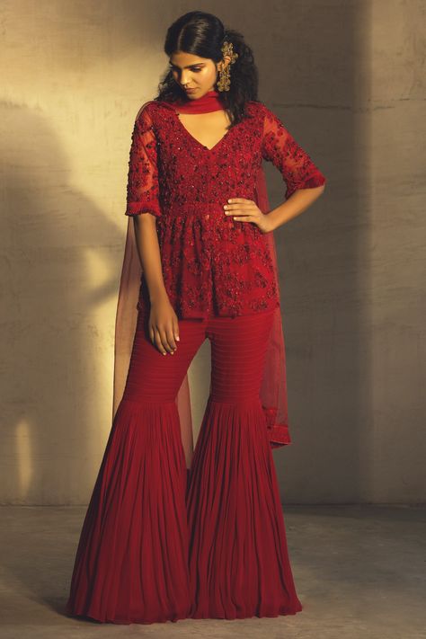 Red Diwali Outfit, Kurti With Bell Bottom Pants, Red Sarara Dress, Short Kurti And Plazo Designs Latest, Sarara Kurti Designs Latest, Short Kurti With Garara, Sharara For Sangeet, Sharara Inspiration, Independence Day Outfit Women Indian