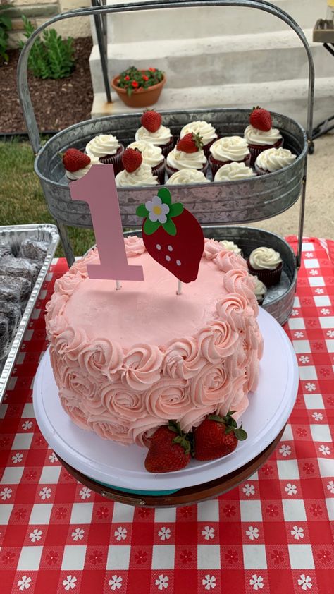 Diy Smash Cake Strawberry, Diy Strawberry Smash Cake, Strawberry Cake For 1st Birthday, Sweet One First Birthday Sheet Cake, Strawberry Birthday Smash Cake, Berry Sweet 1st Birthday Smash Cake, Berry First Birthday Sheet Cake, Smash Cake Strawberry First Birthdays, Berry First Cupcakes