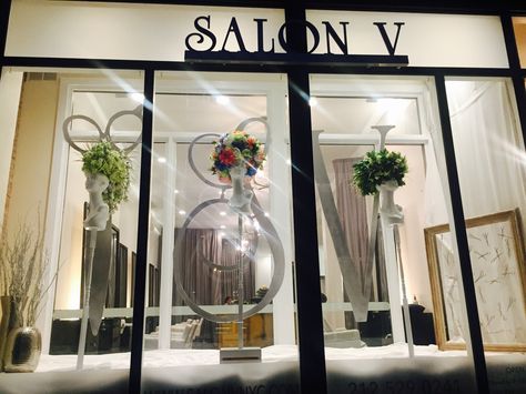 Salon V Window Display. Flower Head Mannequins Salon Front Window Ideas, Salon Window Display, Salon Window, Nyc Hair Salon, Luxury Windows, Salon Hair Color, Window Signage, Nyc Spring, Hairdresser Salon