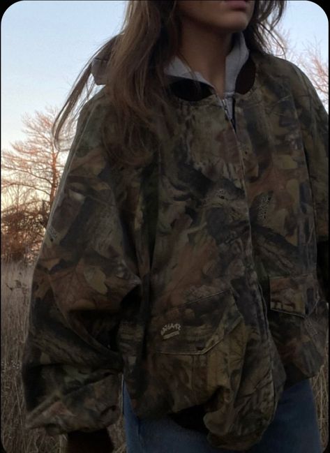 Camo Jacket Outfit, Cowgirl Aesthetic, Western Style Outfits, Western Aesthetic, Granola Girl, Camo Jacket, Fall Fits, Winter Fits, True Religion Jeans