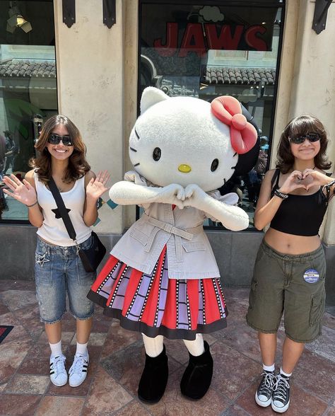 Zoo Park Outfit Ideas, Theme Park Outfits Universal Studios, Universal Studios Japan Outfit, Universal Studios Photo Ideas, Universal Studios Orlando Outfit, Universal Outfit Ideas, Universal Studios Outfits, Theme Park Aesthetic, Japan Outfit Summer