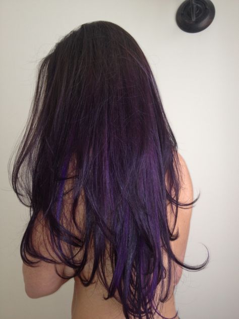 Purple ombré hair.. I kind of want this a little... I wish I had the balls to actually do it Future Hairstyles, Dark Purple Hair, Purple Ombre Hair, Colour Hair, Hair Color And Cut, Purple Ombre, Vestidos Prom, Hair Envy, Grunge Hair