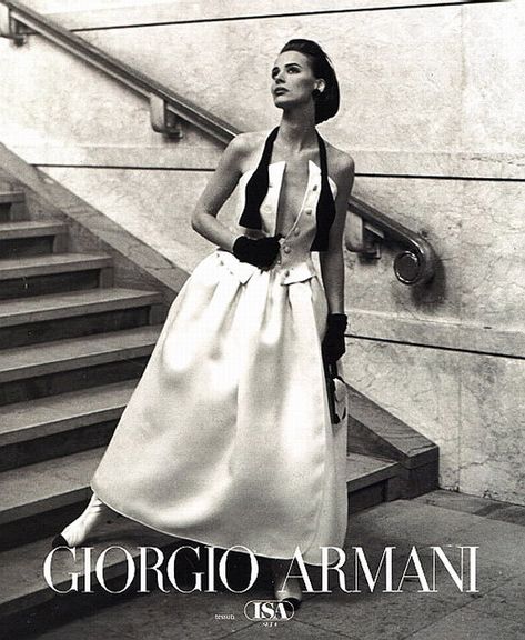 Lara Harris in Giorgio Armani, 1992 Armani You, 90s Model, Armani Women, 90s Models, Late 80s, Early 90s, Italian Fashion Designers, Moda Vintage, Mode Vintage