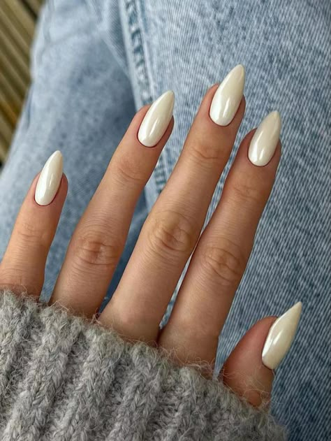 Pearl White Nails, French Stiletto Nails, Nails Long Almond, Light Colored Nails, Manicure Glue, Bare Nails, Long Almond Nails, Fake Nails Long, Formal Nails