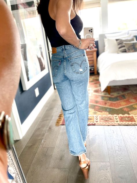 Cropped Levis Outfit, Rib Cage Straight Ankle Jeans, Straight High Rise Jeans Outfit, Levi’s Rib Cage Straight Ankle, Levi’s Rib Cage Jeans Outfit, Ribcage Ankle Jeans Outfit, Levi’s Ribcage Straight Ankle Outfit, Levi’s Ribcage Straight Ankle Jeans Outfit, Straight Leg Jeans With Heels