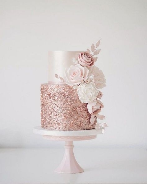 Blush And Rose Gold Wedding, Rose Gold Wedding Cake, Rose Gold Wedding Cakes, Rose Gold Cake, Cake With Flowers, Wedding Cakes Elegant, Gold Wedding Colors, Romantic Wedding Cake, Indian Wedding Inspiration