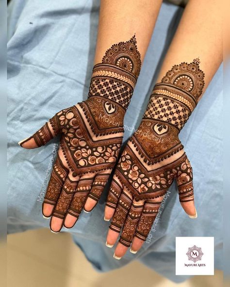 2 Hand Mehndi Designs, Garchoda Blouse Designs, Mehendi Designs For Competition, Mordern Mehandi Design, Siders Mehndi Design, Mehendi Designs For Both Hands, Name In Mehndi Design, Side Mehandi Designs, Trendy Mehandi Designs Hands