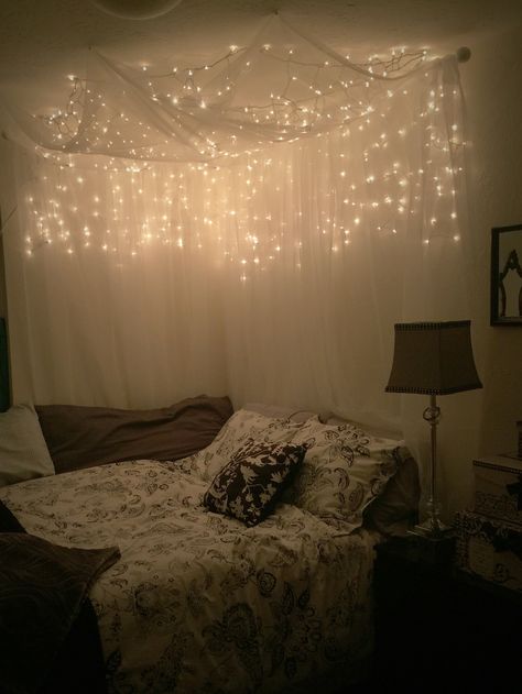 Corner curtain canopy headboard Ikea hack Rum Inspo, Basement Room, Bed Design Modern, Stylish Bedroom, Design Del Prodotto, Modern Bed, Dream Rooms, Beautiful Bedrooms, Dream Bedroom