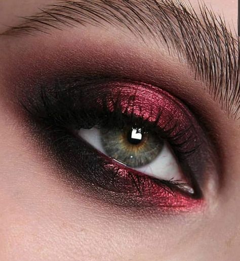 Dark Red And Black Eye Makeup, Red And Gray Eyeshadow Looks, Dark Red Eyeshadow Aesthetic, Deep Red Eye Makeup, Red And Black Wedding Makeup, Deep Red Eyeshadow Looks, Dark Dramatic Makeup, Black Red Eyeshadow, Red And Black Smokey Eye Makeup