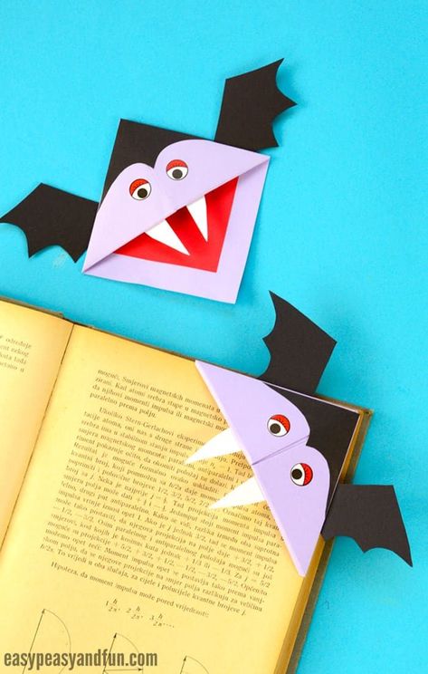 Vampire Corner Bookmark Idea Origami Halloween, Vika Papper, Corner Bookmark, Folding Origami, Instruções Origami, Manualidades Halloween, Easy Halloween Crafts, Zucca Halloween, Corner Bookmarks