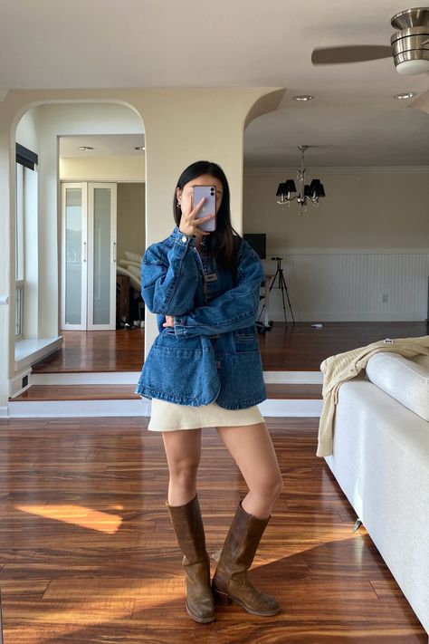 Frye Boot Outfit Ideas, Frye Campus Boots Outfit Style, Frye Boots Outfit Aesthetic, Styling Frye Boots, Fall Frye Boots Outfits, Brown Frye Boots Outfit, Tall Boots Skirt Outfit, Frye Boots Aesthetic, Frye Boots Outfit Summer