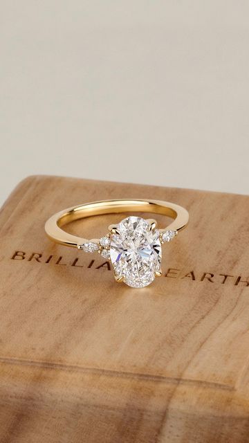 Aurora Engagement Ring, Wedding Ring Brilliant Earth, Minimalist Engagement Ring Gold Oval, Vintage Wedding Rings Dainty, Engagement Ring Gold Band Simple, Brilliant Earth Engagement Rings Gold, Ring Inspo Wedding, Classy Oval Engagement Rings, Elegant Vintage Engagement Ring