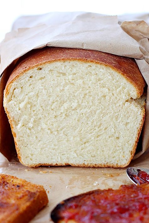 White Bread Sandwich, White Sandwich Bread, Homemade White Bread, A Loaf Of Bread, Bread Soft, Homemade Bread Recipes Easy, Sandwich Bread Recipes, Homemade Bread Easy, Deli Sandwiches