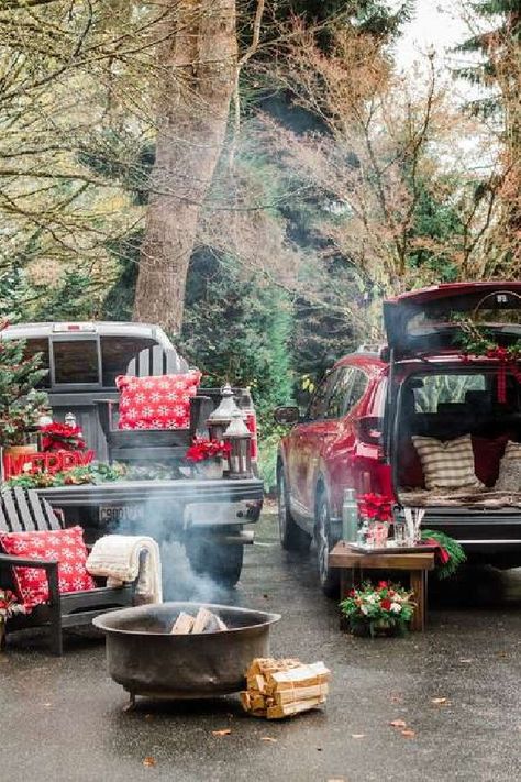 Check out this fantastic Socially Distant Christmas tailgate party! Love everything about this party! See more party ideas and share yours at CatchMyParty.com #catchmyparty #partyideas #holidays #christmas #christmasparty #sociallydistantparty #sociallydistantchristmasparty #holidaytailgate Christmas Party Outdoor Ideas, Christmas Tailgate Party, Christmas Block Party Ideas, Christmas Bonfire Party Ideas, Community Christmas Event Ideas, Christmas Picnic Ideas, Christmas Block Party, Outdoor Christmas Party Ideas, Farmhouse Christmas Party