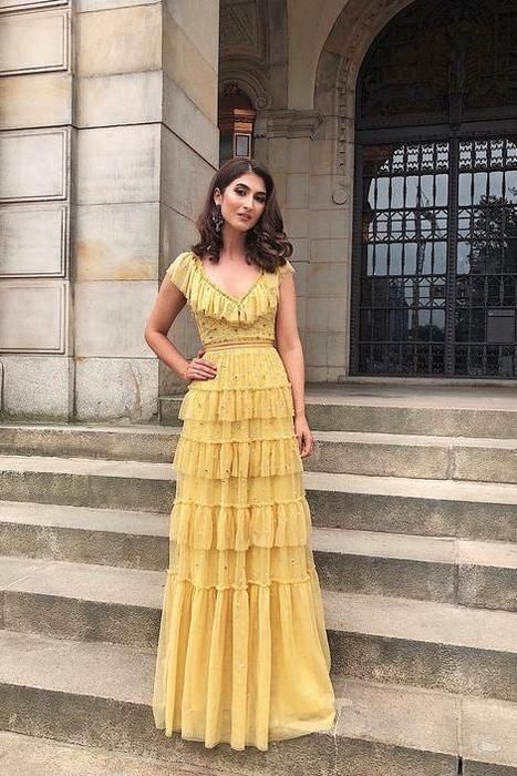 V Neck Long Dress, Ombre Prom Dresses, Retro Yellow, Prom Dresses Yellow, Long Sleeve Prom, Burgundy Prom Dress, Two Piece Homecoming Dress, Dress With Ruffles, Plus Size Prom Dresses