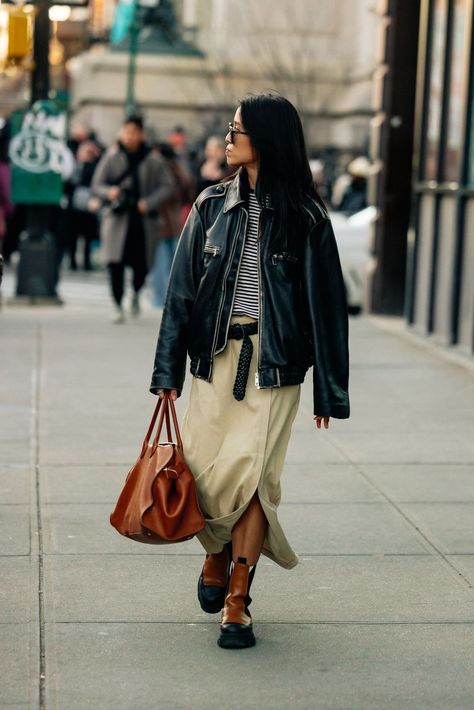 Fall Style Inspiration, Minimalist Wardrobe Essentials, New York Street Style, New York Fashion Week Street Style, Nyfw Street Style, Style 2023, Looks Street Style, Women Street, The Best Street Style