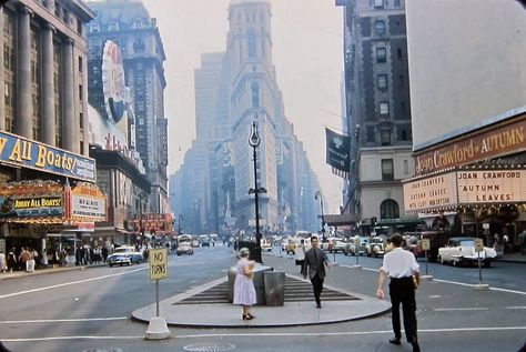 Times Square, 1956 San Myshuno, Tall Buildings, Empire State Of Mind, Nyc Girl, Nyc Life, New York Life, Busy City, Vintage New York, City That Never Sleeps