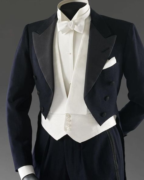 Gentlemen Only | ZsaZsa Bellagio - Like No Other Mens Formal Wear, Fred Astaire, Black Tuxedo, Tuxedo For Men, Wedding Suits Men, Fashion Attire, Moda Vintage, Well Dressed Men, White Tie