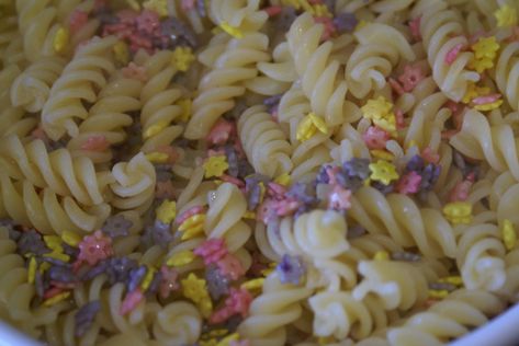 Rapunzel Pasta, Tangled Themed Party, Stelline Pasta, Tangled Prom, Rapunzel Theme, Tangled Wedding, Disney Parties, Movie Food, Tangled Movie