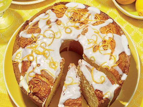 Lemon-Vanilla Pound Cake with Lavender Glaze Recipe Cake With Lavender, Lavender Glaze, Key Lime Pound Cake, Lime Pound Cake, Vanilla Pound Cake, Sour Cream Pound Cake, Southern Desserts, Sheet Cakes, Lemon Pound Cake