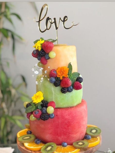 Wedding Cakes Summer, Birthday Cake Fruit, Most Beautiful Cakes, Perfect Birthday Cake, Deserturi Raw Vegan, Cakes Beautiful, Fruit Birthday Cake, Fruit Cake Design, Fresh Fruit Cake