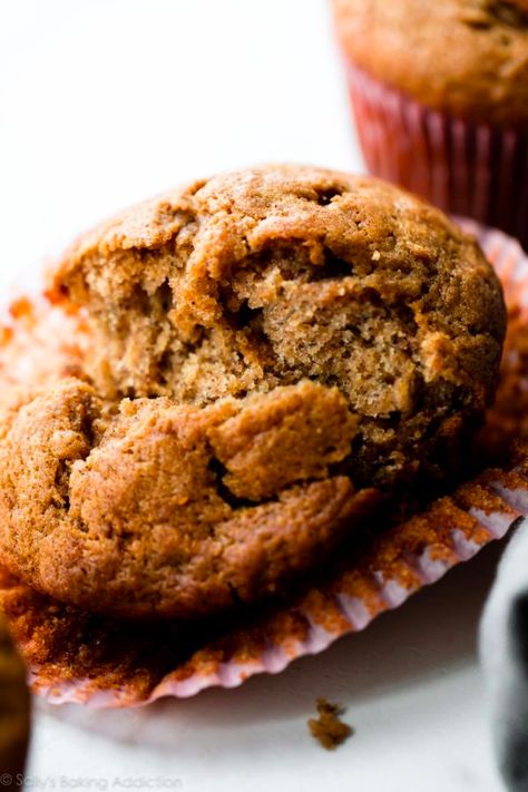 These banana muffins are soft, buttery, and spiced with cinnamon. They’re wonderful plain, but taste fantastic with 1 cup chopped walnuts or chocolate chips. You need 3 ripe bananas and a handful of basic kitchen ingredients. Recipe on sallysbakingaddiction.com Easy Banana Muffins, Banana Muffins Easy, Sallys Baking, Apple Cinnamon Muffins, Banana Muffin Recipe, Banana Bread Muffins, Sally's Baking, Oat Muffins, Oatmeal Muffins