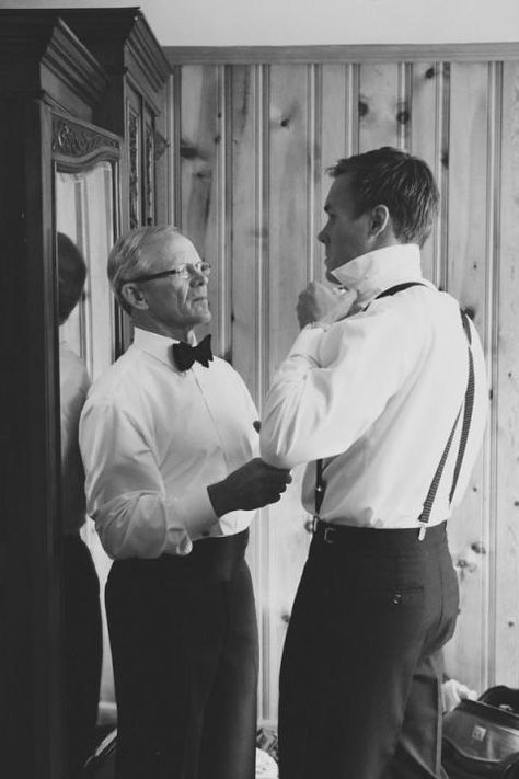 Beautiful Father of the Bride (and Groom) Moments | Bridal Musings Wedding Blog 3 Parent Wedding Photos, Bridal Getting Ready Photos, Wedding Photo Ideas Family Group Shots, Groom With Bridesmaids, Family Wedding Photos, Ceremony Photos, Groomsmen Photos, Creative Wedding Photo, Siluete Umane