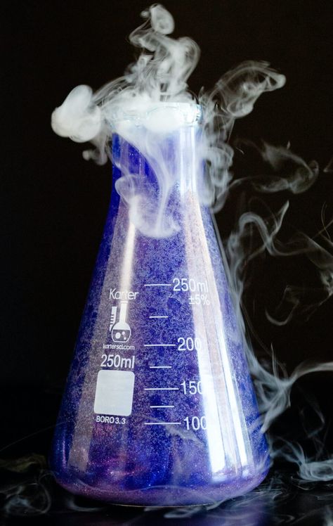 Looking for a fun and spooky cocktail to serve at your Halloween party? Try this purple smoking Witches Brew drink! Witches Brew Drink, Witches Brew Cocktail, Dry Ice Drinks, Vodka Sprite, Purple Cocktails, Purple Drinks, Candy Eyeballs, Fancy Sprinkles, Sparkling Cocktail