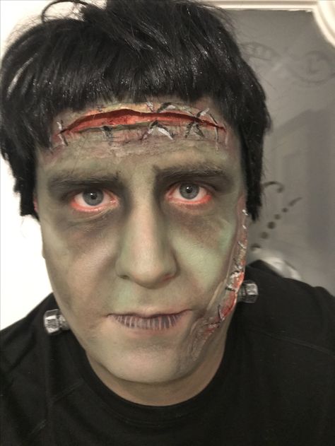 Men’s Frankenstein makeup. Halloween makeup Frankenstein Cosplay Men, Frankensteins Monster Costume, Frankenstein Face Paint Easy, Frankenstein Costume Couple, Frankenstein Costume Men, Helloween Customers, Frankenstein Makeup For Men, Mad Scientist Makeup, Frankenstein Face Paint