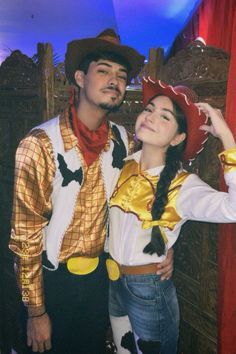 Woody Toy Story Halloween Costume, Couple Matching Costumes Halloween, Jessy And Woody Costumes, Woody Jessie Costume, Jessie Woody Costume, Buzz And Jesse Couples Costume, Toy Story Woodie And Jessie Couples Costume, Jessie Cosplay Toy Story, Couple Custom Ideas